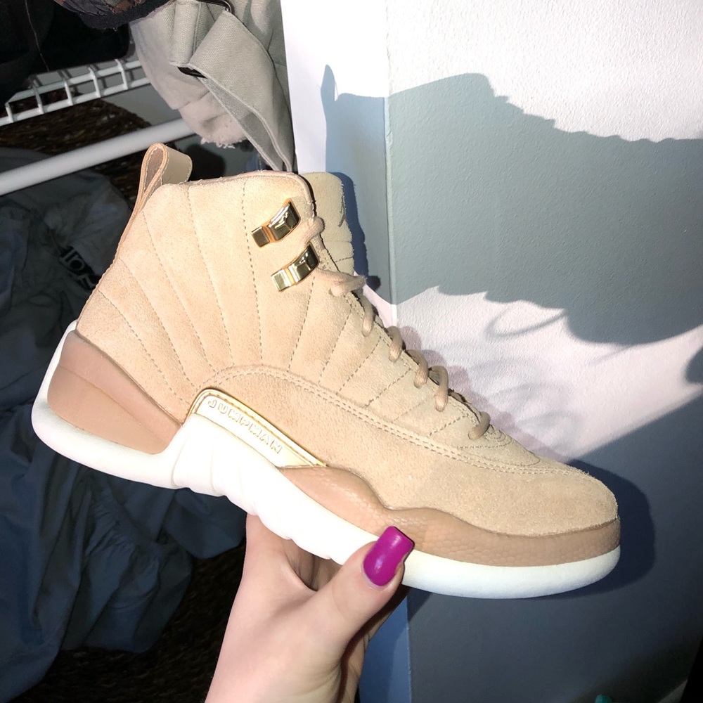 JORDAN VACHETTA TAN 12’s WOMENS 5.5
